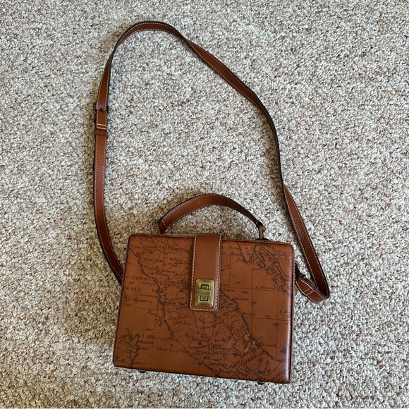 Patricia Nash Handbags - Patricia Nash map crossbody